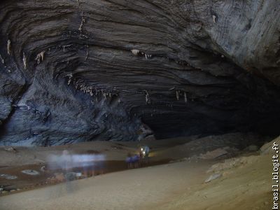 Entrée monumentale de la grotte de Lapa Doce. Faisait déjà sombre.